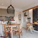 Ferrat - 3 Bedrooms In Eixample Esquerra