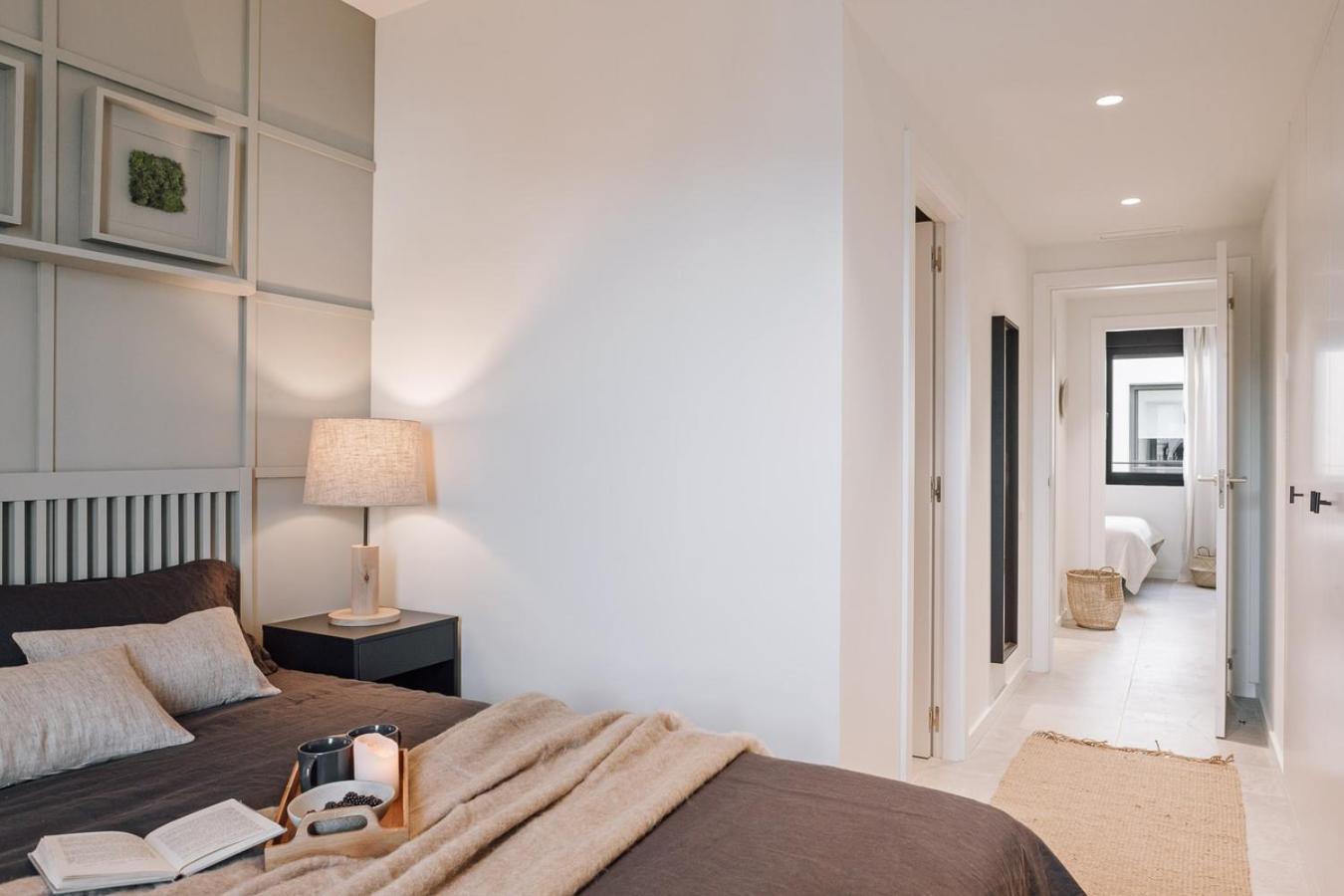 Ferrat - 3 Bedrooms In Eixample Esquerra