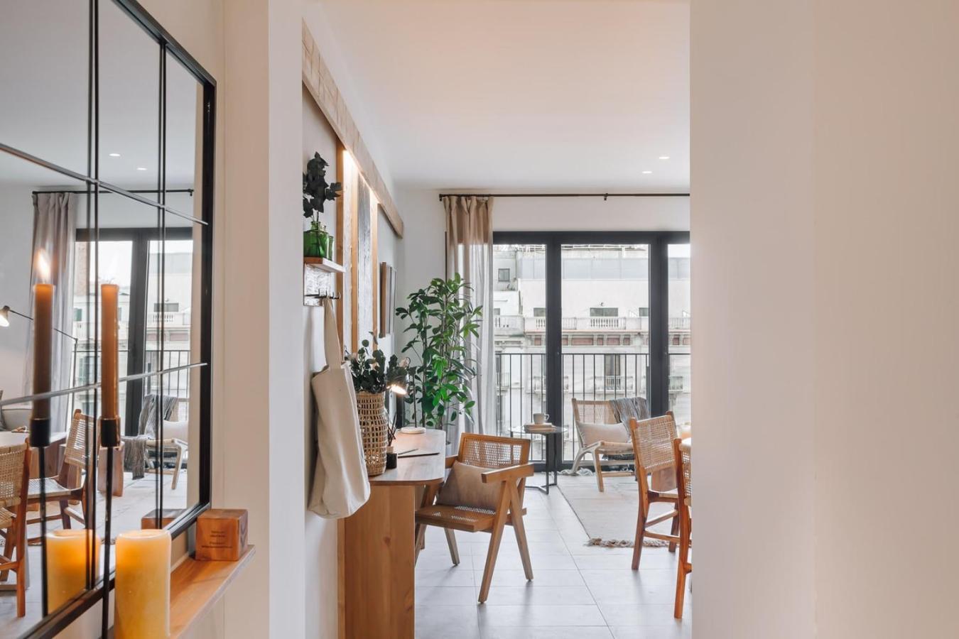 Apartamento Ferrat - 3 Bedrooms In Eixample Esquerra *
