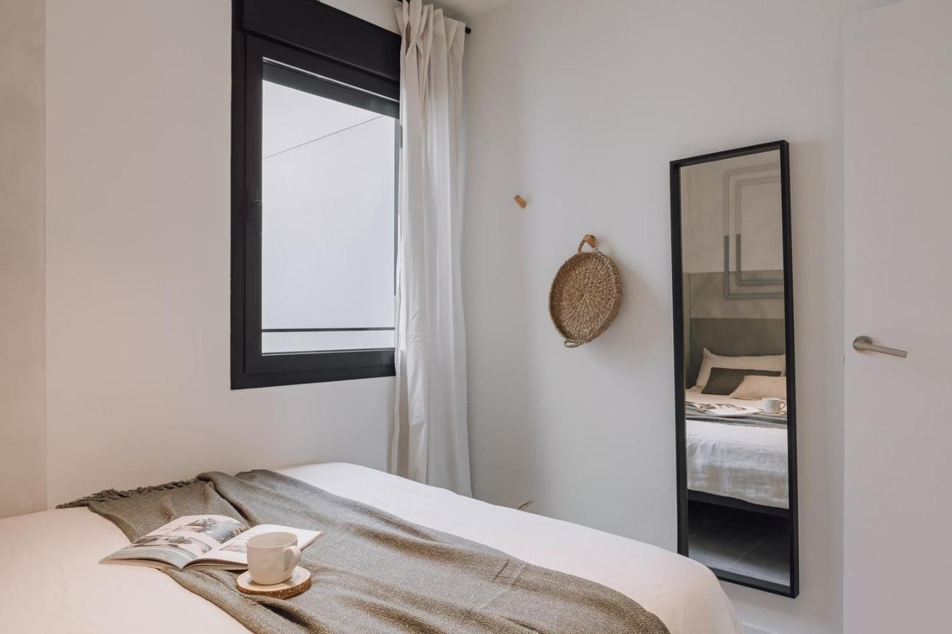 Ferrat - 3 Bedrooms In Eixample Esquerra * Barcelona
