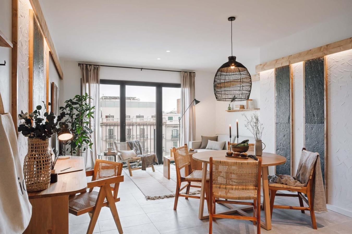 Ferrat - 3 Bedrooms In Eixample Esquerra Barcelona